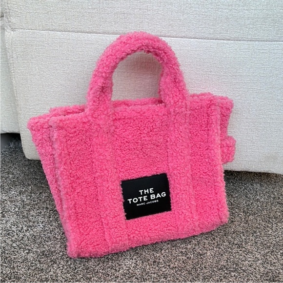 Marc Jacobs Handbags - Marc Jacobs Pink Tote Bag